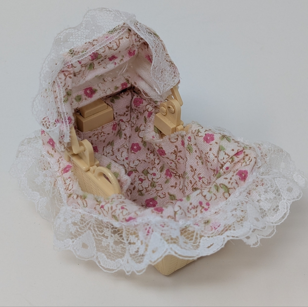 Calico Critters Sylvanian Families Baby Basket Dolllhouse Furniture Epoch